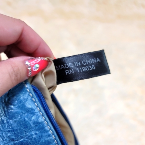 Giani Bernini Crossbody Bag - Picture 8 of 16